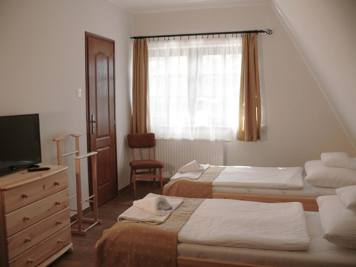 Bed and Breakfast Kádárta Vendéglő Panzió Veszprém Esterno foto